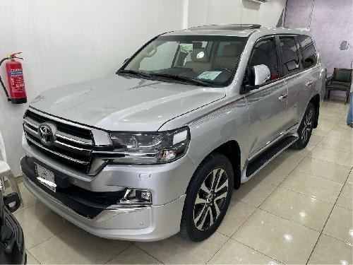 Toyota Land Cruiser GXR Grand Touring