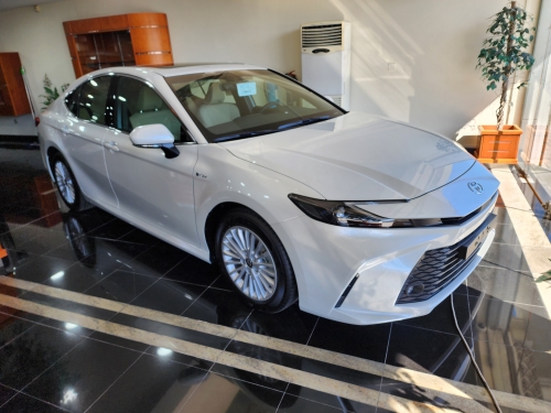 Toyota Camry HYBRID 2025